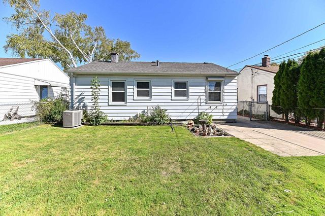 250 Luedtke AVENUE, Racine, WI 53405