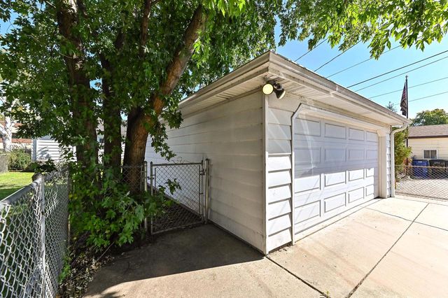 250 Luedtke AVENUE, Racine, WI 53405