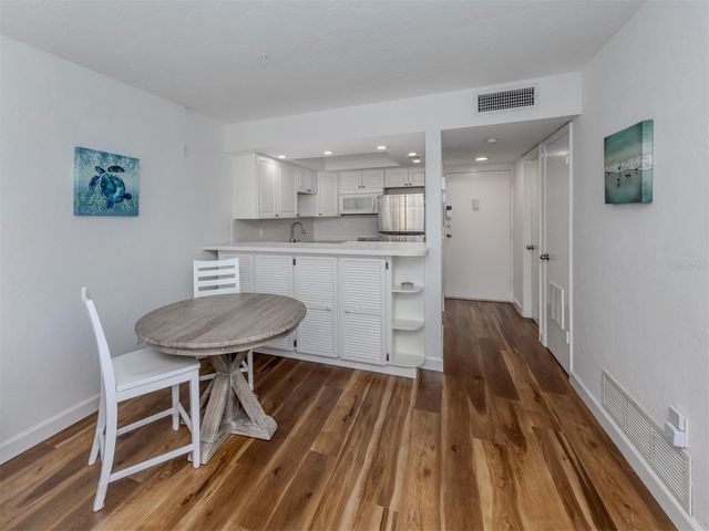 618 BIRD BAY DRIVE S 216, Venice, FL 34285