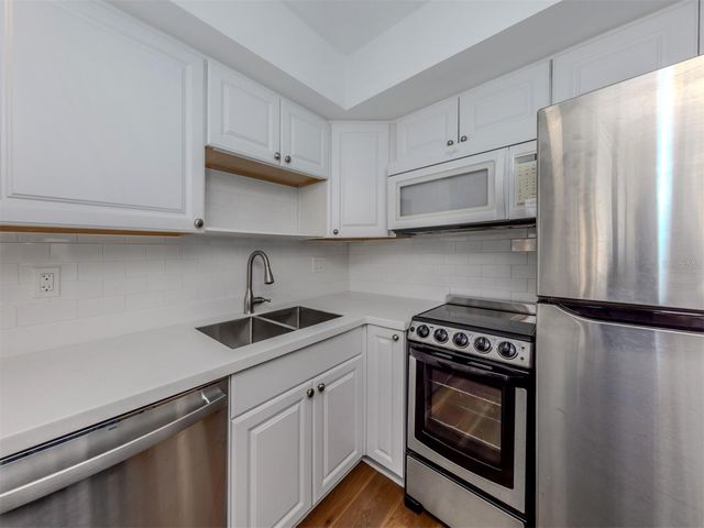 618 BIRD BAY DRIVE S 216, Venice, FL 34285