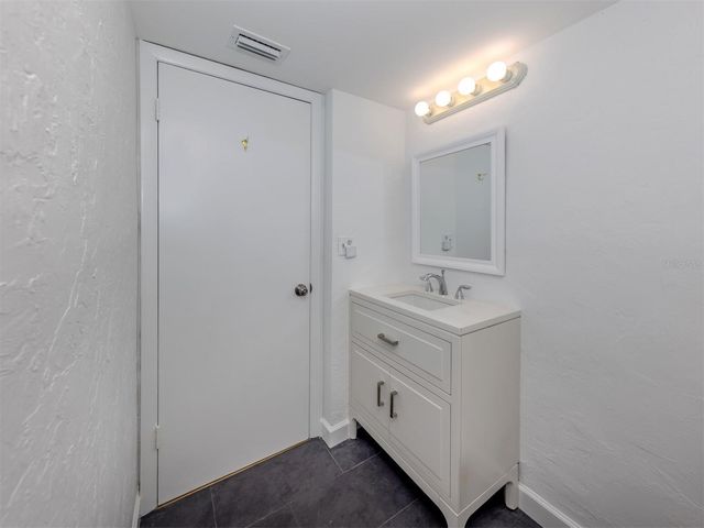 618 BIRD BAY DRIVE S 216, Venice, FL 34285