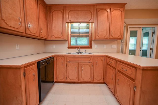 114 Valley Farm Lane, Acworth, GA 30102
