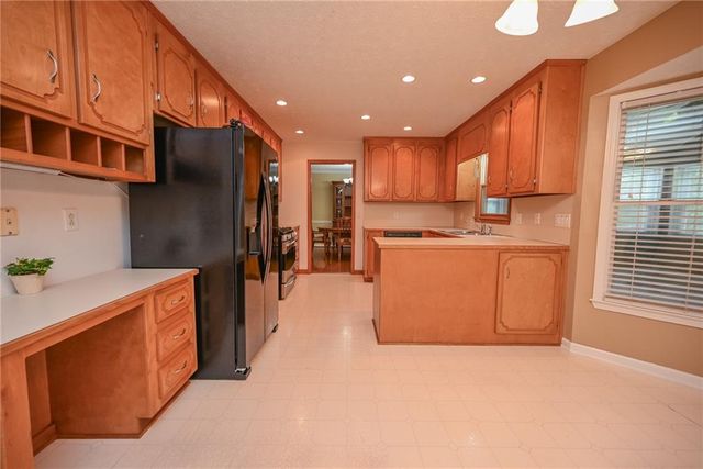 114 Valley Farm Lane, Acworth, GA 30102