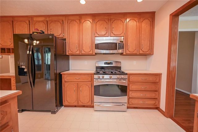114 Valley Farm Lane, Acworth, GA 30102