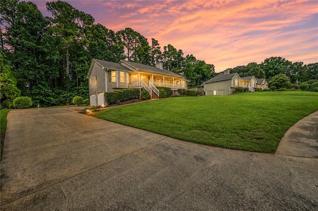 114 Valley Farm Lane, Acworth, GA 30102