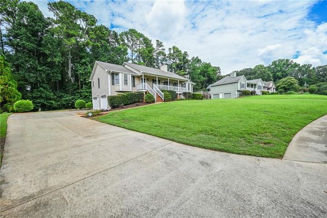 114 Valley Farm Lane, Acworth, GA 30102