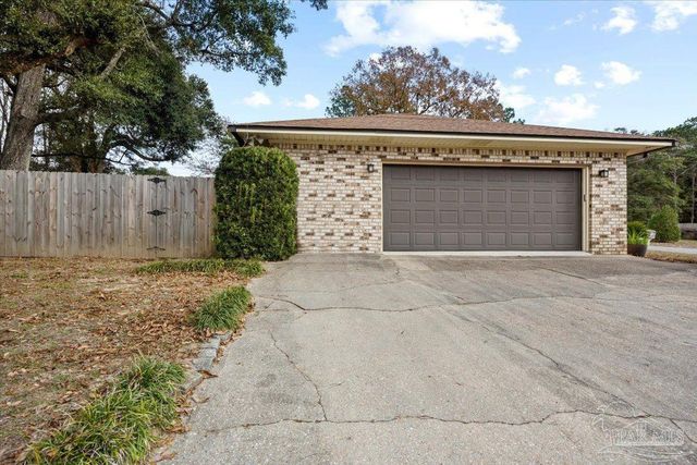 1235 Chisholm Trl, Pensacola, FL 32514