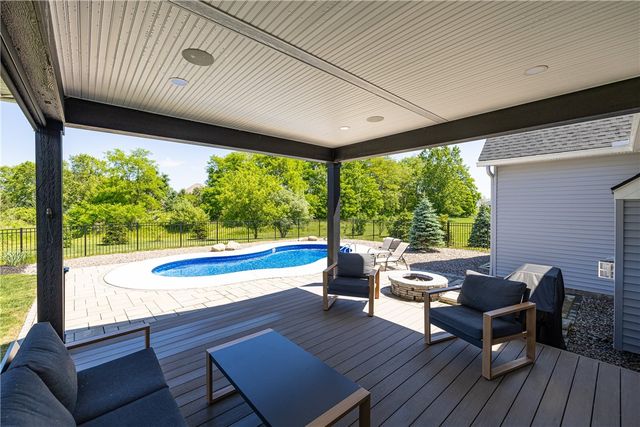 211 Mill Stream Run, Webster, NY 14580