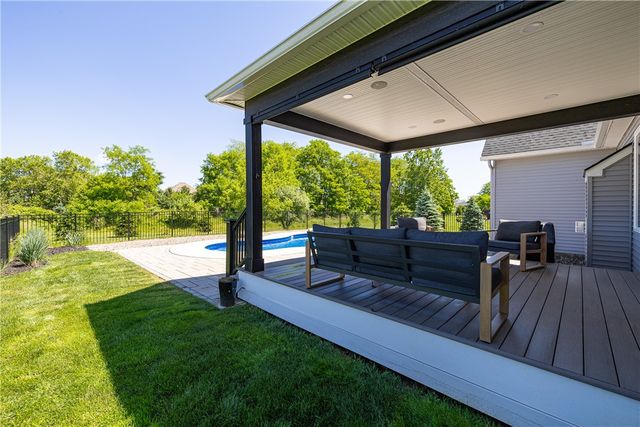 211 Mill Stream Run, Webster, NY 14580
