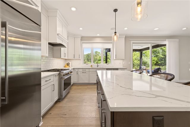 211 Mill Stream Run, Webster, NY 14580