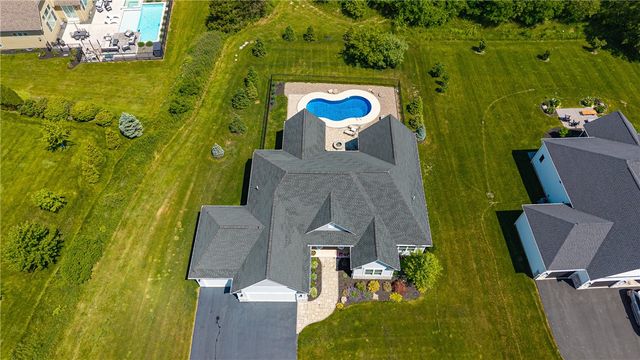 211 Mill Stream Run, Webster, NY 14580