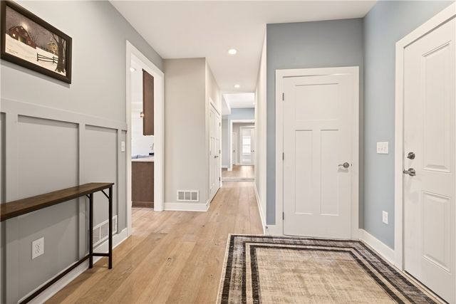 211 Mill Stream Run, Webster, NY 14580