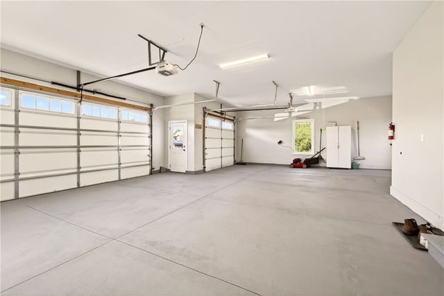 211 Mill Stream Run, Webster, NY 14580