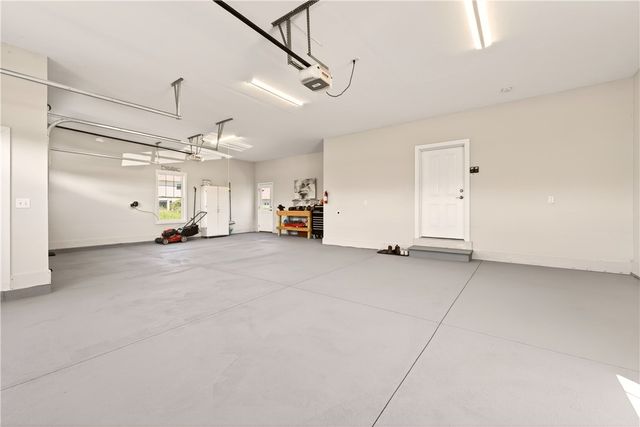211 Mill Stream Run, Webster, NY 14580