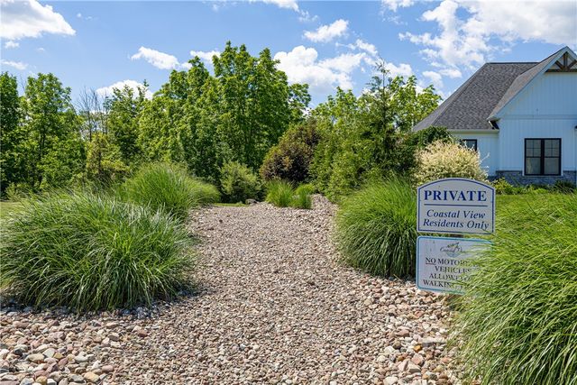 211 Mill Stream Run, Webster, NY 14580