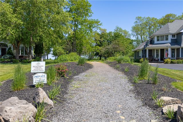 211 Mill Stream Run, Webster, NY 14580