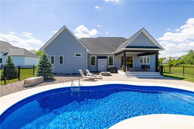 211 Mill Stream Run, Webster, NY 14580