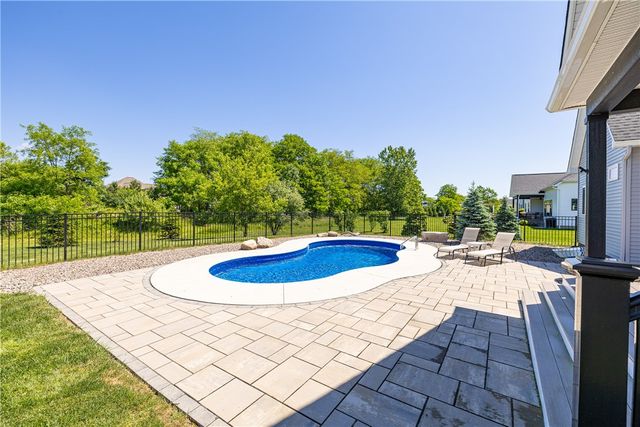 211 Mill Stream Run, Webster, NY 14580