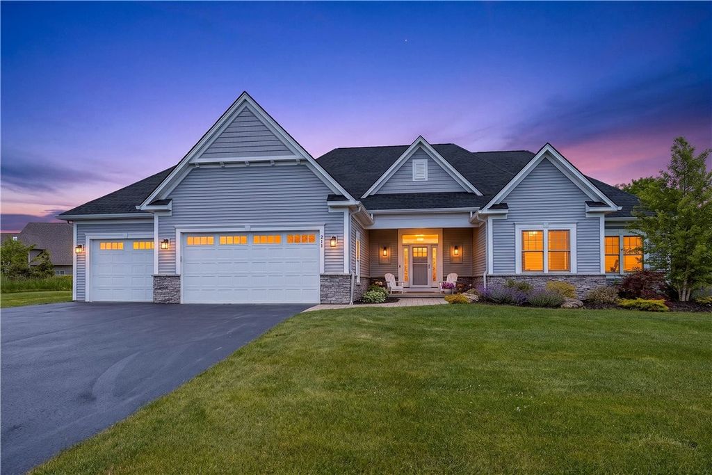 211 Mill Stream Run, Webster, NY 14580