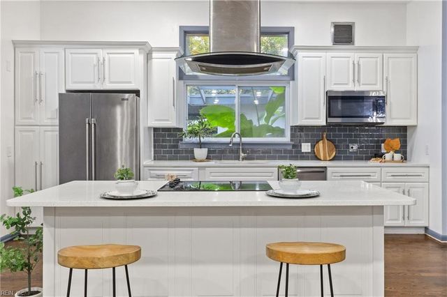 200 Old Landing RD, Yorktown, VA 23692