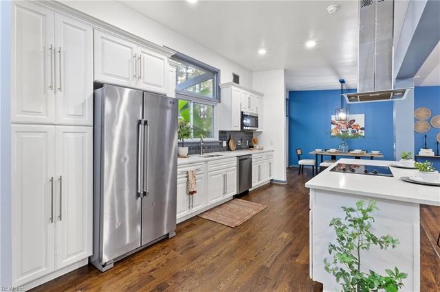 200 Old Landing RD, Yorktown, VA 23692