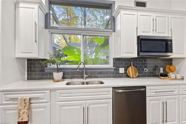 200 Old Landing RD, Yorktown, VA 23692