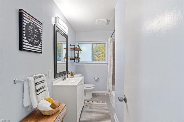 200 Old Landing RD, Yorktown, VA 23692