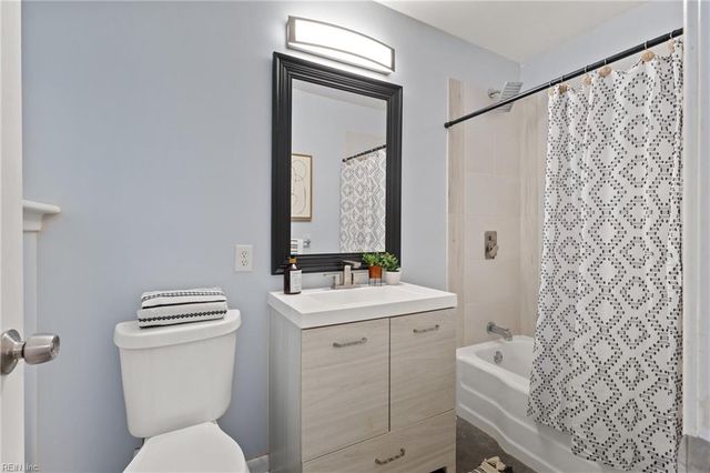 200 Old Landing RD, Yorktown, VA 23692