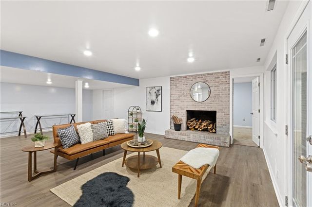 200 Old Landing RD, Yorktown, VA 23692