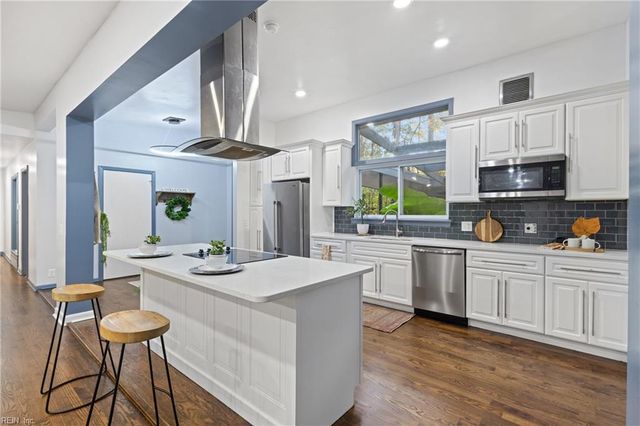 200 Old Landing RD, Yorktown, VA 23692