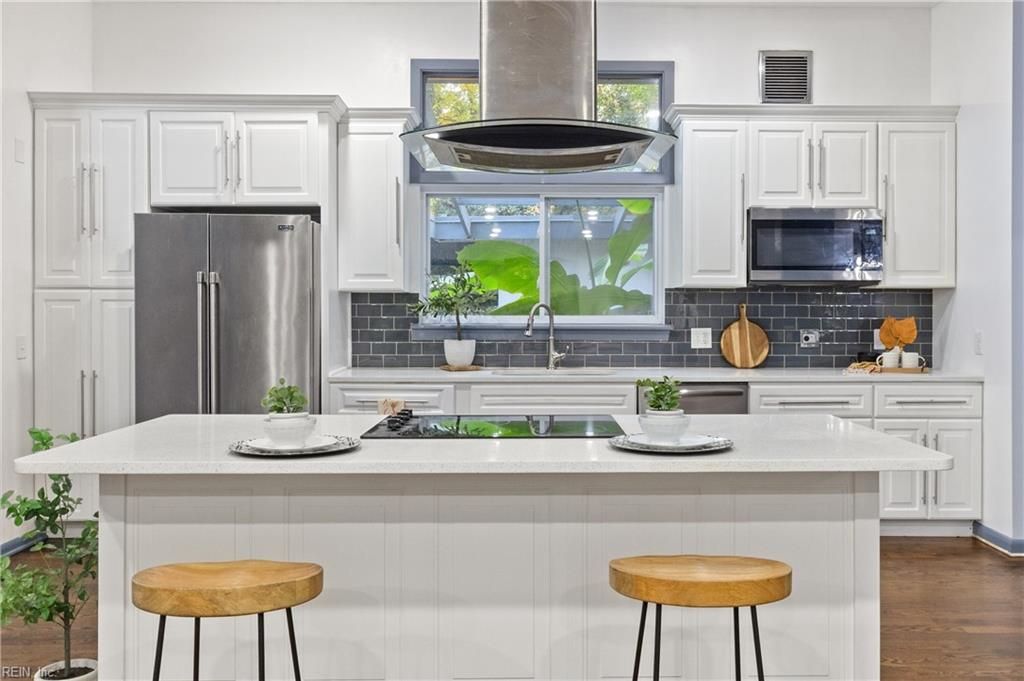 200 Old Landing RD, Yorktown, VA 23692