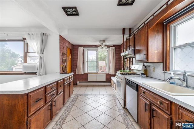 379 Kingsland Avenue, Lyndhurst, NJ 07071