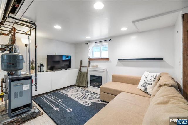 379 Kingsland Avenue, Lyndhurst, NJ 07071