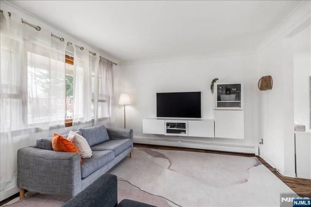 379 Kingsland Avenue, Lyndhurst, NJ 07071