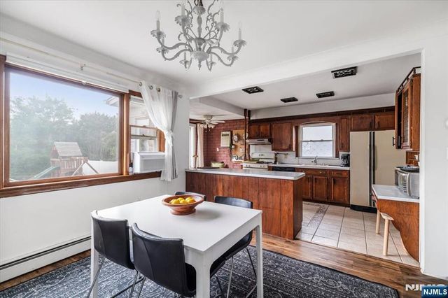 379 Kingsland Avenue, Lyndhurst, NJ 07071