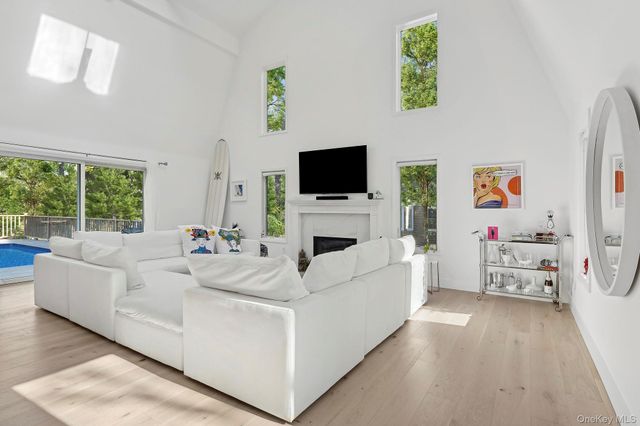 5 Cowhill Lane, Wainscott, NY 11975