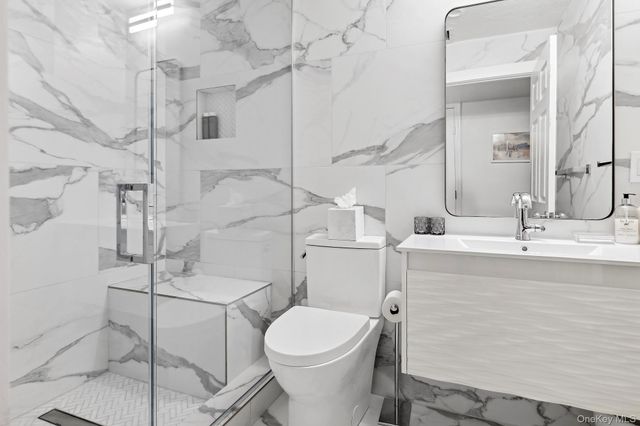 5 Cowhill Lane, Wainscott, NY 11975