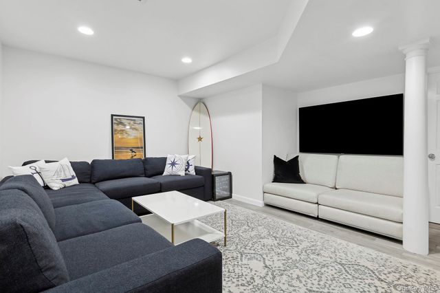 5 Cowhill Lane, Wainscott, NY 11975