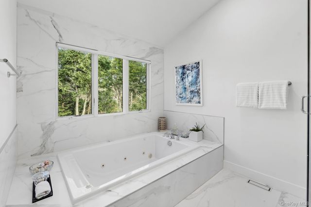 5 Cowhill Lane, Wainscott, NY 11975