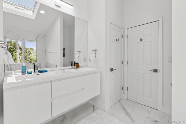 5 Cowhill Lane, Wainscott, NY 11975