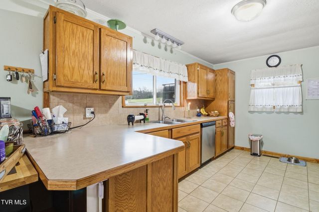 30 Deerfoot Lane, Greeneville, TN 37743