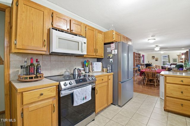 30 Deerfoot Lane, Greeneville, TN 37743