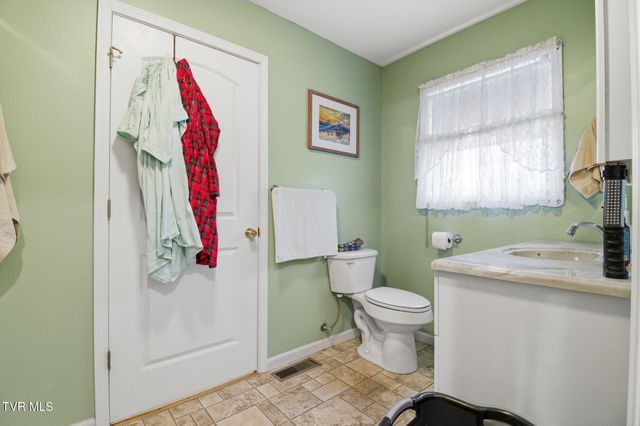 30 Deerfoot Lane, Greeneville, TN 37743