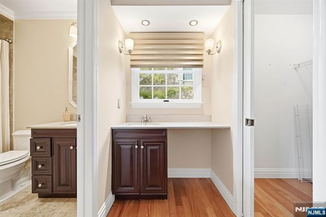 137 S Maple Avenue B, Park Ridge, NJ 07656