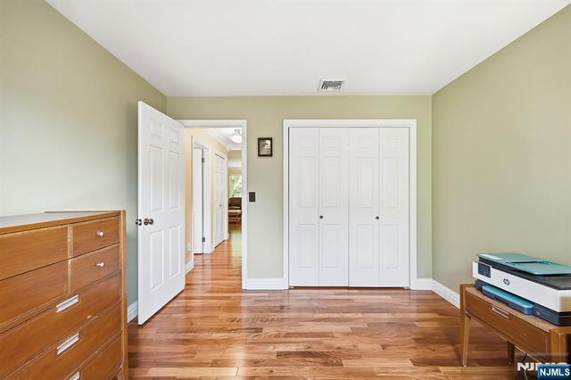 137 S Maple Avenue B, Park Ridge, NJ 07656