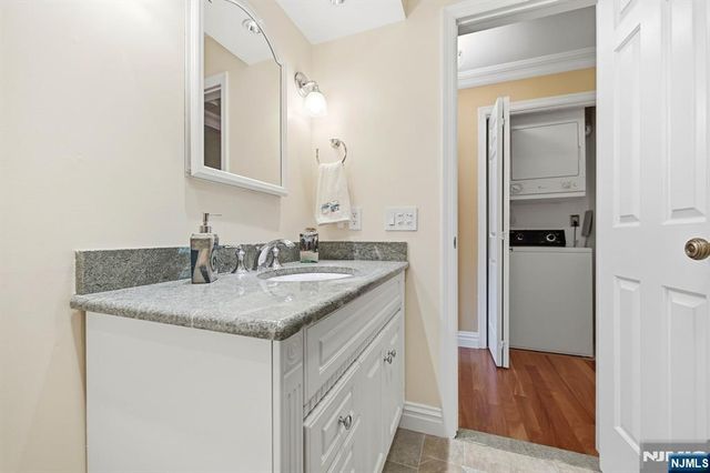 137 S Maple Avenue B, Park Ridge, NJ 07656