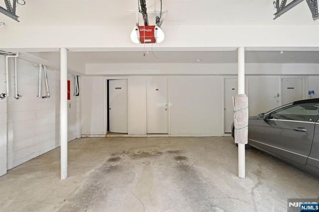 137 S Maple Avenue B, Park Ridge, NJ 07656