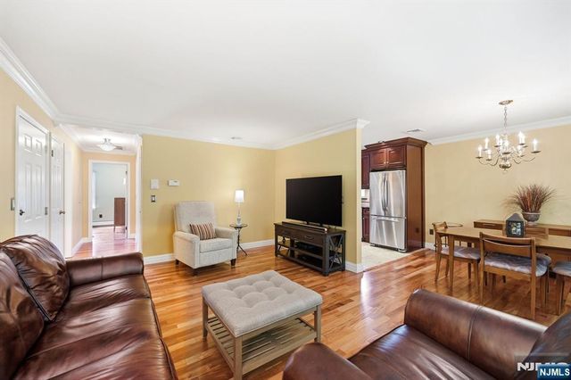 137 S Maple Avenue B, Park Ridge, NJ 07656