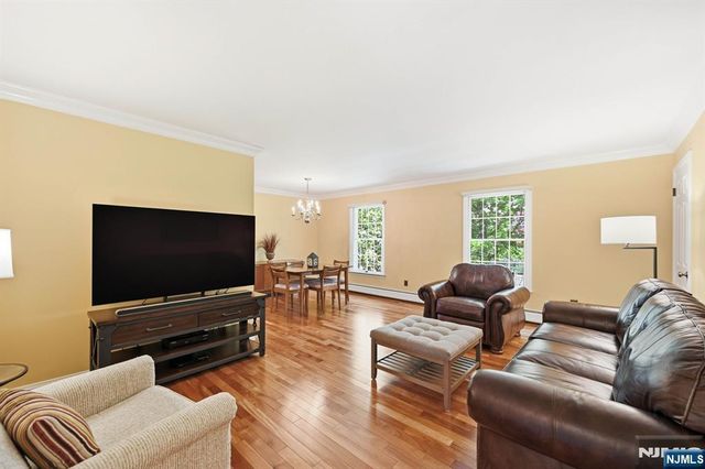 137 S Maple Avenue B, Park Ridge, NJ 07656