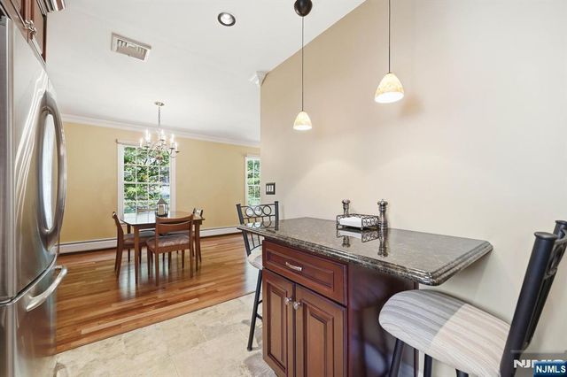 137 S Maple Avenue B, Park Ridge, NJ 07656